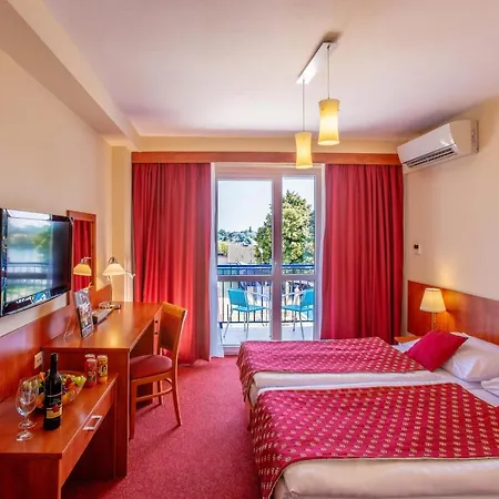 Aqua - Family Friendly