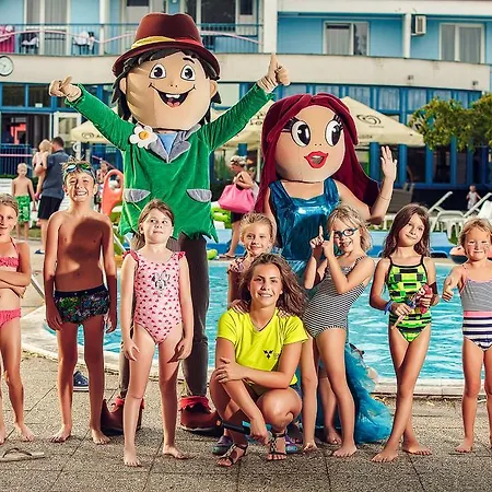 Aqua - Family Friendly 4*