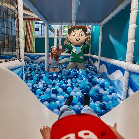 Готель Aqua - Family Friendly Сенець