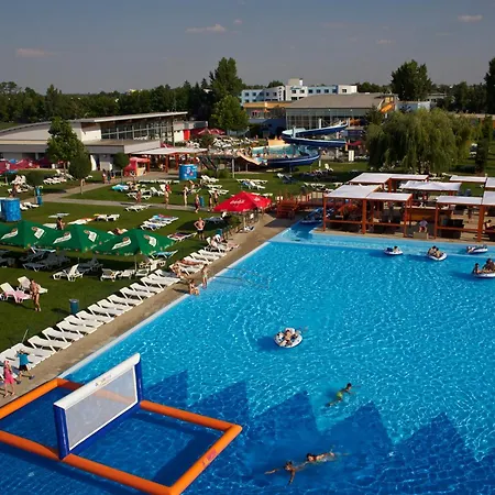 Aqua - Family Friendly