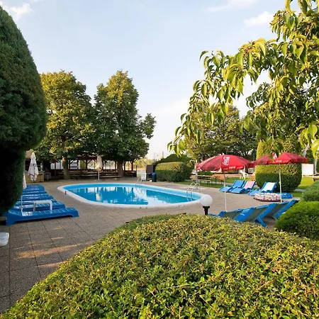 Aqua - Family Friendly Hotel Senec