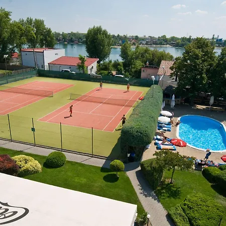 Hotel Aqua - Family Friendly Senec