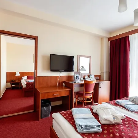 Aqua - Family Friendly